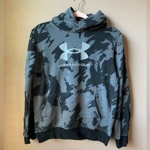 Under Armour kids gray/black pullover hoodie. Size YL.